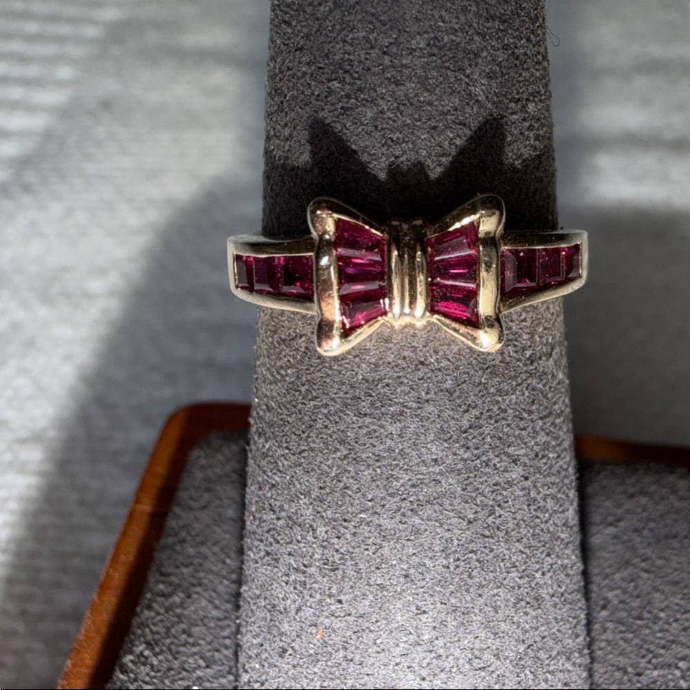 Elegant 14k Gold and Ruby Bow Ring .53 Carats Size 6.25